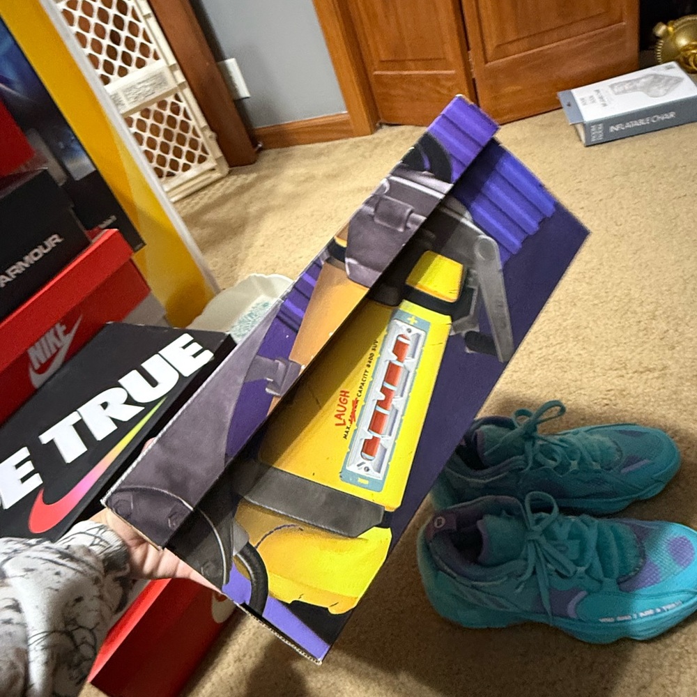 Monsters INC basketball shoes - Picture 9 of 10